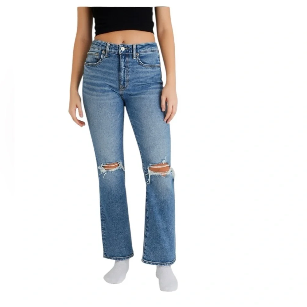 American Eagle - NWT 90s Bootcut Vintage Distressed Jeans Sz 4